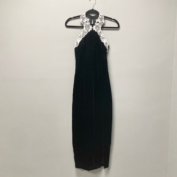 Jessica McClintock Dresses & Skirts - Jessica McClintock G. Sax Vintage Black Velvet‎ White Lace Halter Gown Dress 5/6